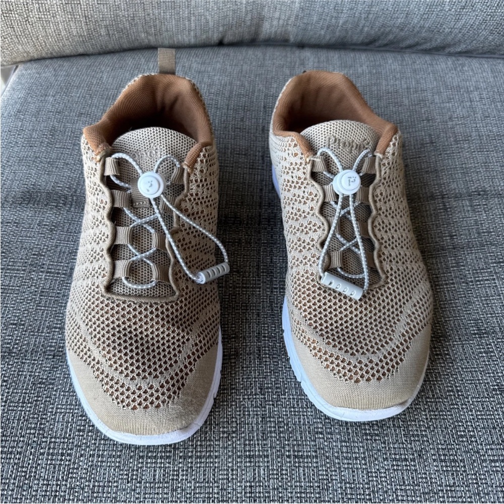 Propet Women’s Size 7.5 TravelWalker II Camel Mesh Slip on Shoes WAT062 M